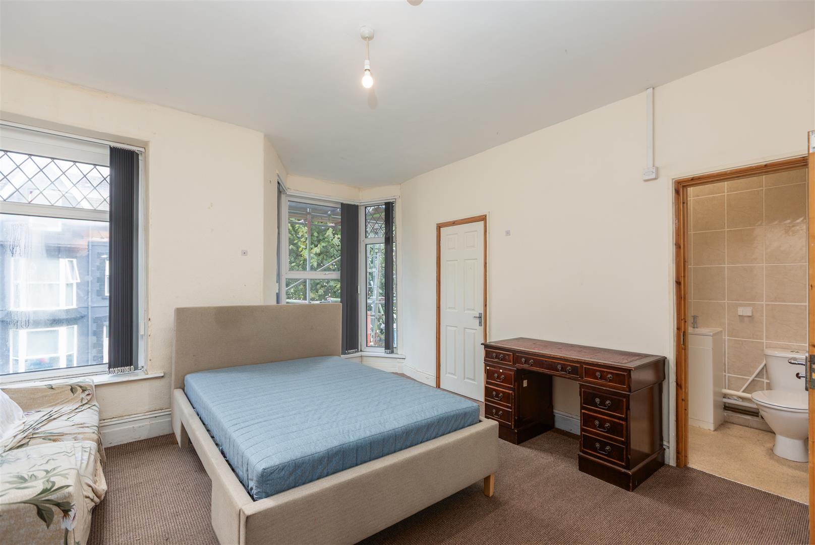 Gwydr Crescent, Uplands, Swansea, SA2 0AB